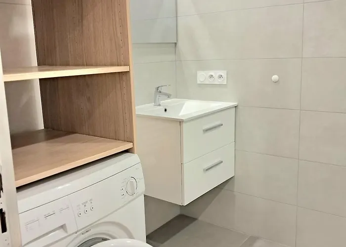 Beau F2 Au Coeur De Hyères